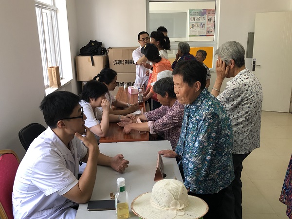 健康义诊进乡村，促百姓健康生活