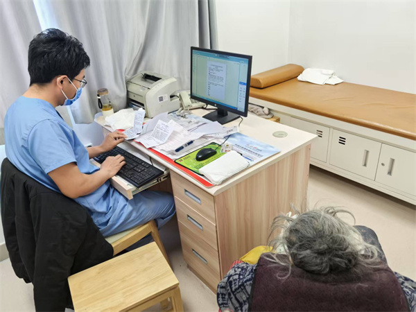 医者仁心显大爱，绿色通道通健康